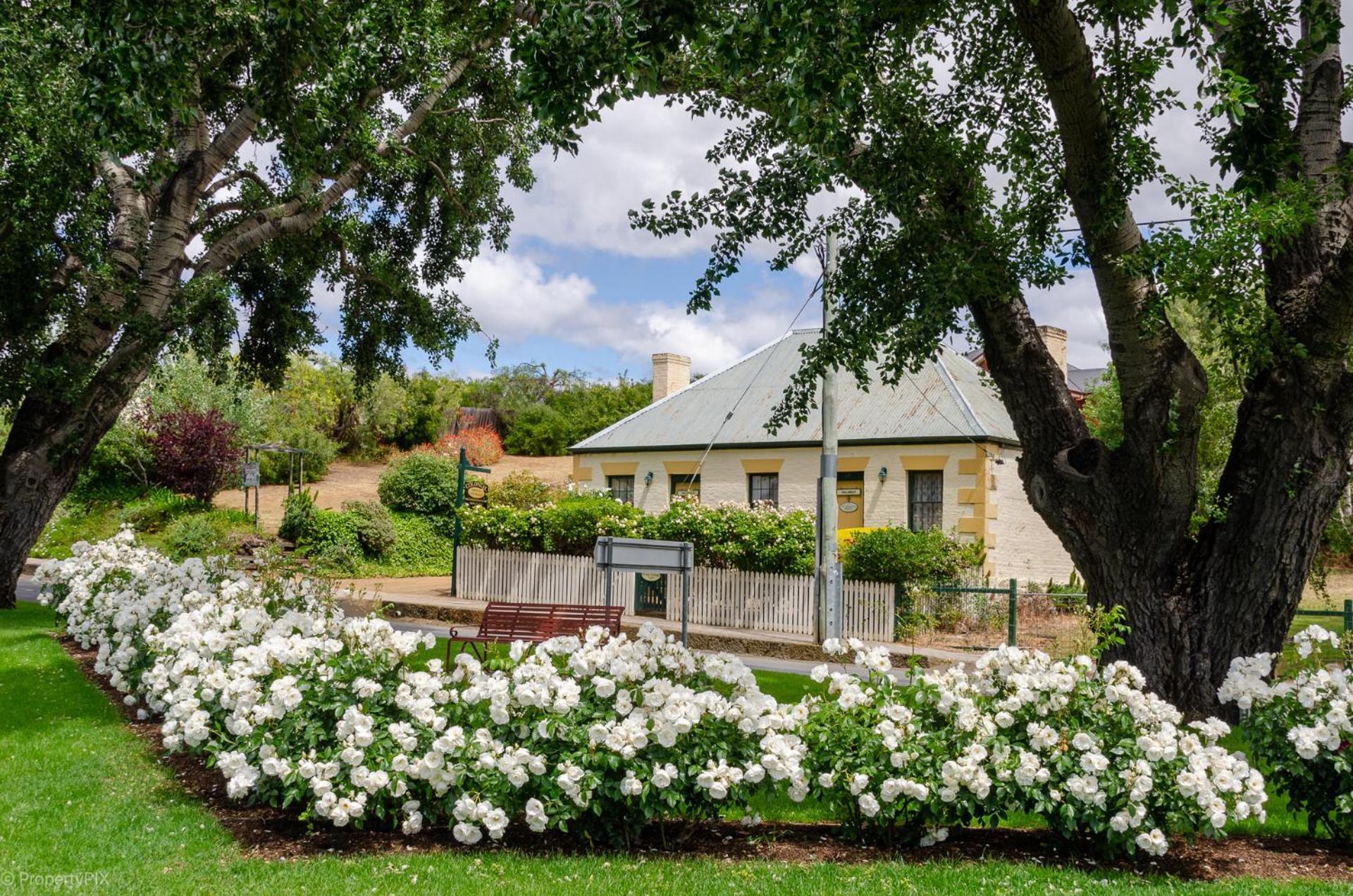 Bridge Cottages Sargeants & Armoury Cottages 1823 - History & Charm ริชมอนด์ ภายนอก รูปภาพ