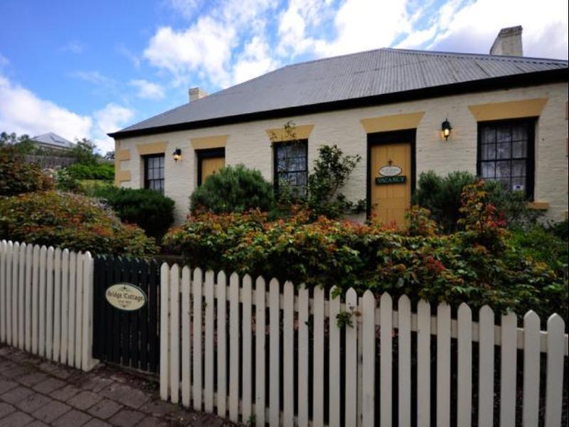 Bridge Cottages Sargeants & Armoury Cottages 1823 - History & Charm ริชมอนด์ ภายนอก รูปภาพ